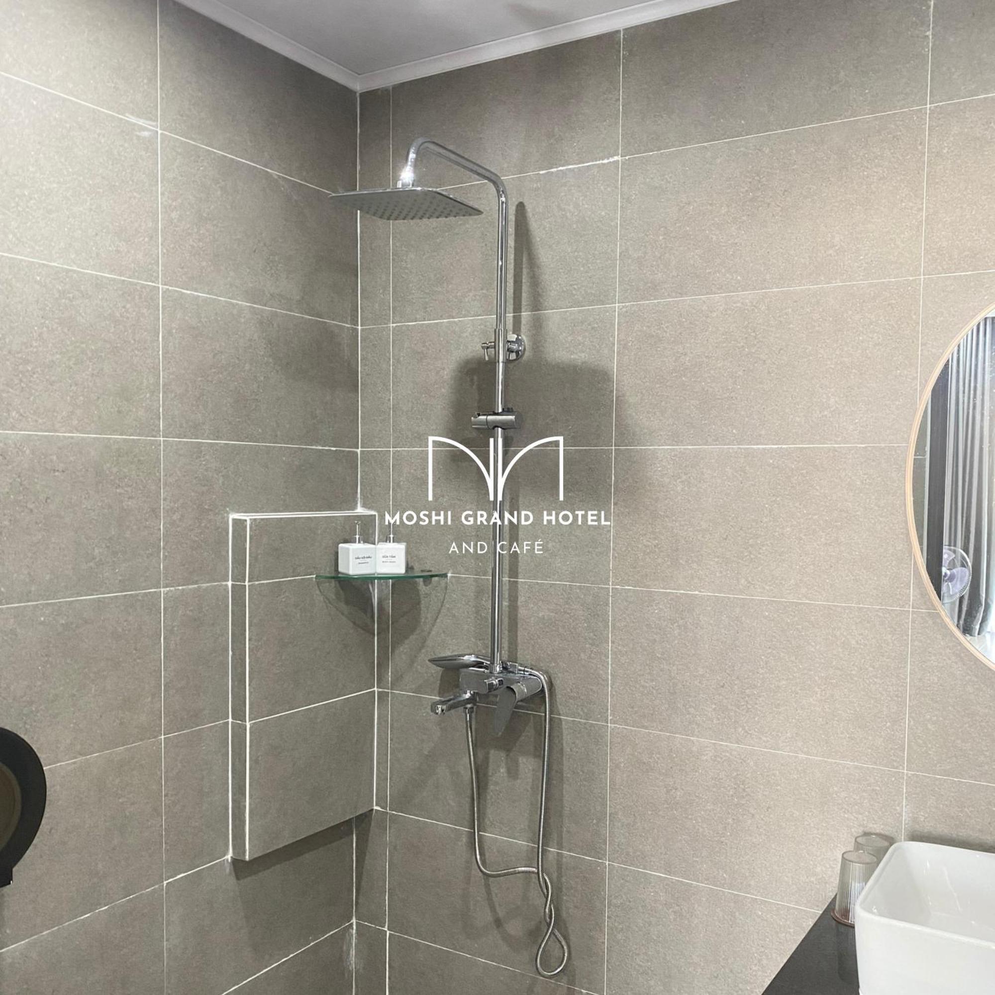 סאם סון Moshi Grand Hotel מראה חיצוני תמונה